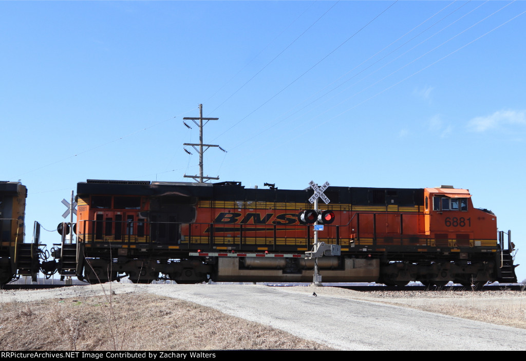 BNSF 6881